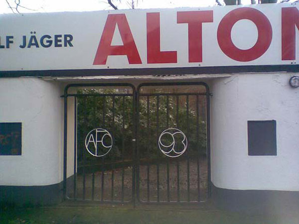 adolf-jager-kampfbahn-02