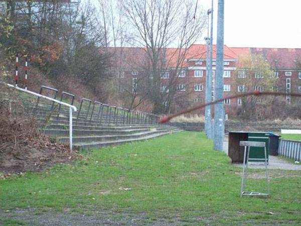 adolf-jager-kampfbahn-03