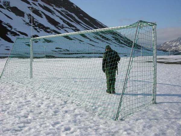 svalbard-football