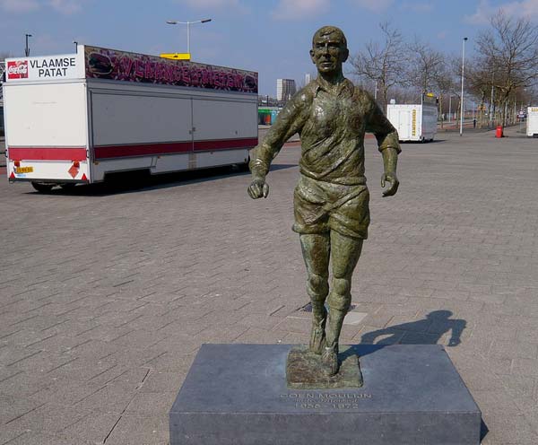 coen-moulijn-statue