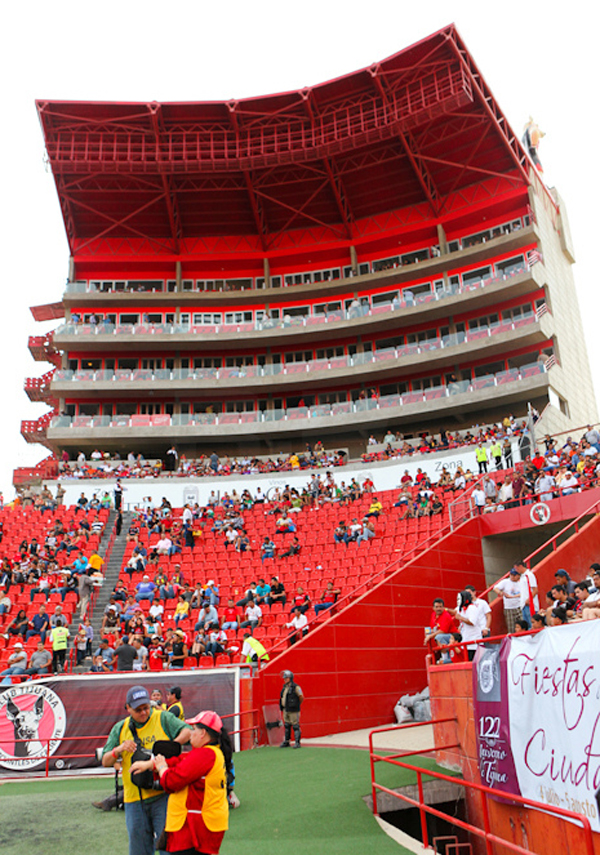 el-Estadio-Caliente-en-Tijuana-Mexico