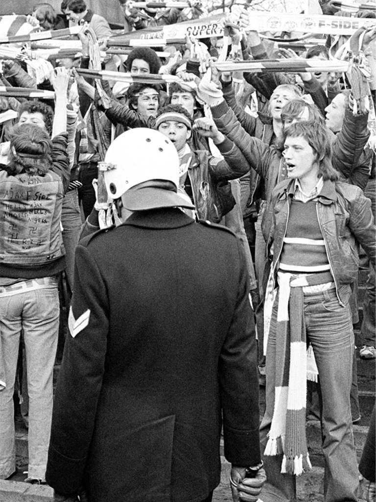 1977-ajaxfside-hellsangels2